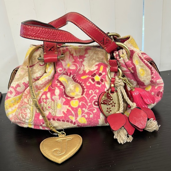Juicy Couture Handbags - Juicy Couture Terry pink paisley handbag shoulder bag